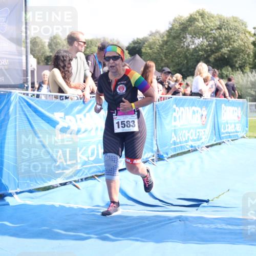 25.08.2024 - Elbe Triathlon Hamburg H.Heesch http://msf.ph/oto/6879509 25.08.2024 12:16:25 Ziel 1471, 1583, 1667 meine-sportfotos.de