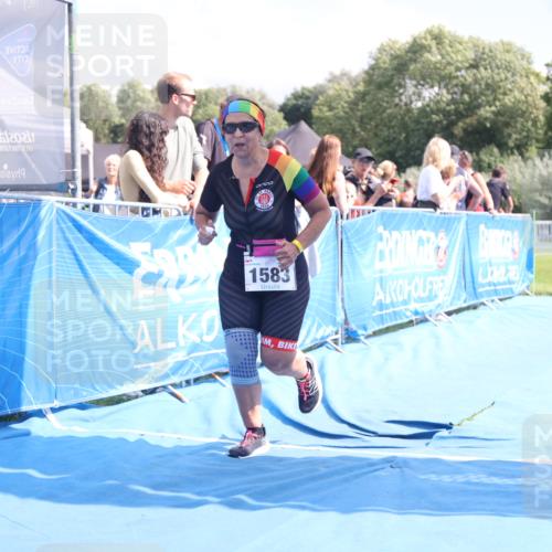 25.08.2024 - Elbe Triathlon Hamburg H.Heesch http://msf.ph/oto/6879511 25.08.2024 12:16:25 Ziel 1471, 1583, 1667 meine-sportfotos.de