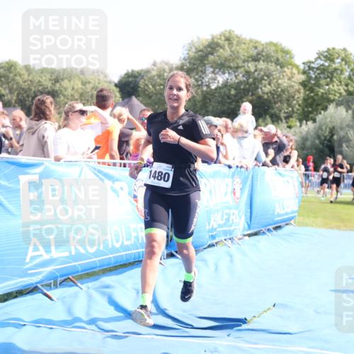 25.08.2024 - Elbe Triathlon Hamburg H.Heesch http://msf.ph/oto/6879534 25.08.2024 11:51:48 Ziel 1480, 1559, 1849 meine-sportfotos.de
