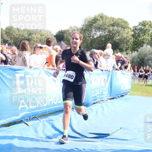 25.08.2024 - Elbe Triathlon Hamburg H.Heesch http://msf.ph/oto/6879535 25.08.2024 11:51:48 Ziel 1480, 1559, 1849 meine-sportfotos.de