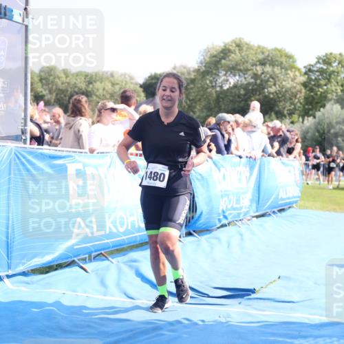 25.08.2024 - Elbe Triathlon Hamburg H.Heesch http://msf.ph/oto/6879541 25.08.2024 11:51:48 Ziel 1480, 1559, 1849 meine-sportfotos.de
