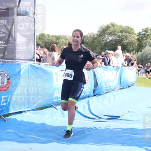 25.08.2024 - Elbe Triathlon Hamburg H.Heesch http://msf.ph/oto/6879552 25.08.2024 11:51:48 Ziel 1480, 1559, 1849 meine-sportfotos.de