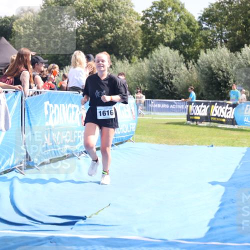 25.08.2024 - Elbe Triathlon Hamburg H.Heesch http://msf.ph/oto/6879561 25.08.2024 12:16:44 Ziel 1616 meine-sportfotos.de