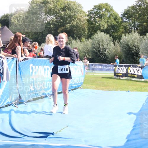 25.08.2024 - Elbe Triathlon Hamburg H.Heesch http://msf.ph/oto/6879563 25.08.2024 12:16:44 Ziel 1616 meine-sportfotos.de