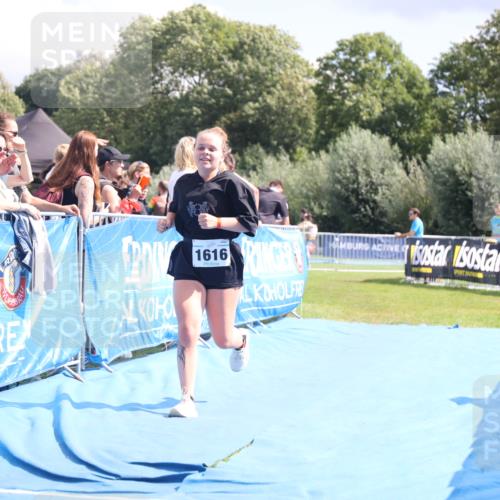 25.08.2024 - Elbe Triathlon Hamburg H.Heesch http://msf.ph/oto/6879570 25.08.2024 12:16:44 Ziel 1616 meine-sportfotos.de