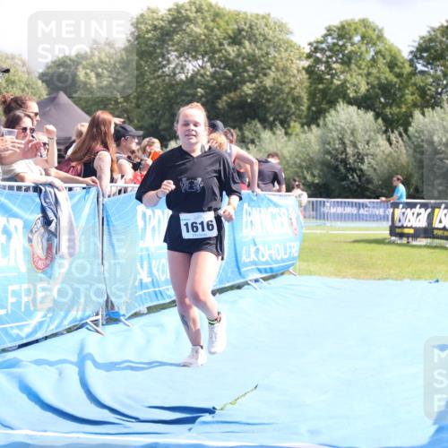 25.08.2024 - Elbe Triathlon Hamburg H.Heesch http://msf.ph/oto/6879576 25.08.2024 12:16:45 Ziel 1616 meine-sportfotos.de