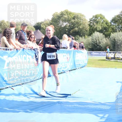 25.08.2024 - Elbe Triathlon Hamburg H.Heesch http://msf.ph/oto/6879582 25.08.2024 12:16:45 Ziel 1616 meine-sportfotos.de
