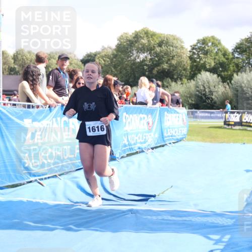 25.08.2024 - Elbe Triathlon Hamburg H.Heesch http://msf.ph/oto/6879589 25.08.2024 12:16:45 Ziel 1616 meine-sportfotos.de
