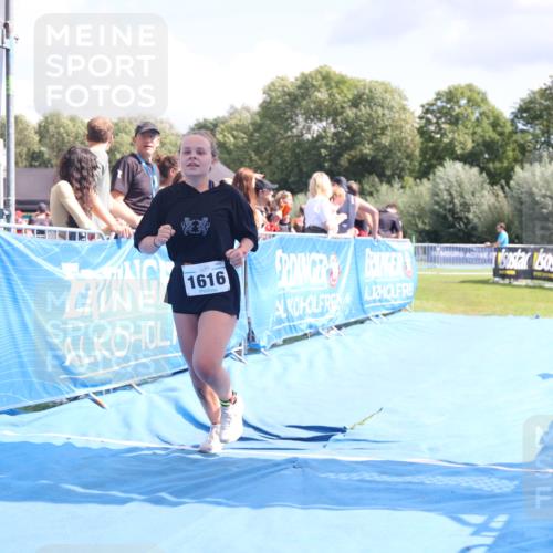 25.08.2024 - Elbe Triathlon Hamburg H.Heesch http://msf.ph/oto/6879592 25.08.2024 12:16:45 Ziel 1616 meine-sportfotos.de