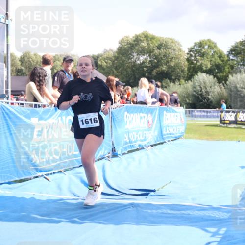 25.08.2024 - Elbe Triathlon Hamburg H.Heesch http://msf.ph/oto/6879594 25.08.2024 12:16:45 Ziel 1616 meine-sportfotos.de