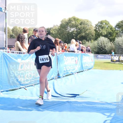 25.08.2024 - Elbe Triathlon Hamburg H.Heesch http://msf.ph/oto/6879595 25.08.2024 12:16:45 Ziel 1616 meine-sportfotos.de