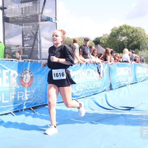 25.08.2024 - Elbe Triathlon Hamburg H.Heesch http://msf.ph/oto/6879614 25.08.2024 12:16:46 Ziel 1616 meine-sportfotos.de