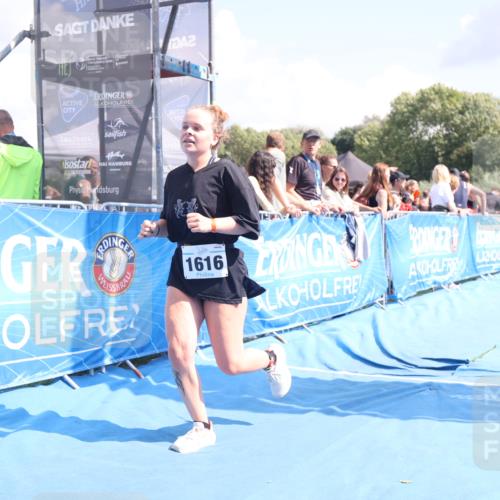 25.08.2024 - Elbe Triathlon Hamburg H.Heesch http://msf.ph/oto/6879615 25.08.2024 12:16:46 Ziel 1616 meine-sportfotos.de