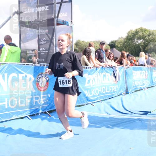 25.08.2024 - Elbe Triathlon Hamburg H.Heesch http://msf.ph/oto/6879617 25.08.2024 12:16:46 Ziel 1616 meine-sportfotos.de