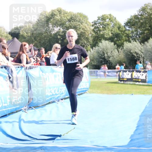 25.08.2024 - Elbe Triathlon Hamburg H.Heesch http://msf.ph/oto/6879627 25.08.2024 12:17:14 Ziel 1588 meine-sportfotos.de