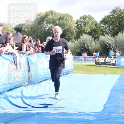 25.08.2024 - Elbe Triathlon Hamburg H.Heesch http://msf.ph/oto/6879633 25.08.2024 12:17:14 Ziel 1588 meine-sportfotos.de