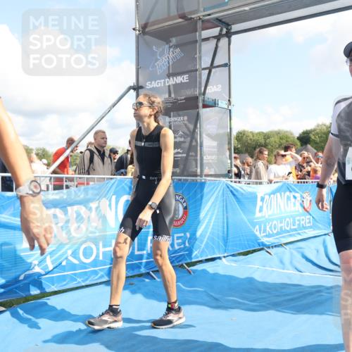 25.08.2024 - Elbe Triathlon Hamburg H.Heesch http://msf.ph/oto/6879636 25.08.2024 11:51:59 Ziel 750, 1577, 1581, 1849 meine-sportfotos.de