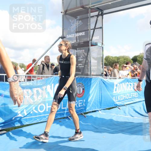 25.08.2024 - Elbe Triathlon Hamburg H.Heesch http://msf.ph/oto/6879639 25.08.2024 11:51:59 Ziel 750, 1577, 1581, 1849 meine-sportfotos.de