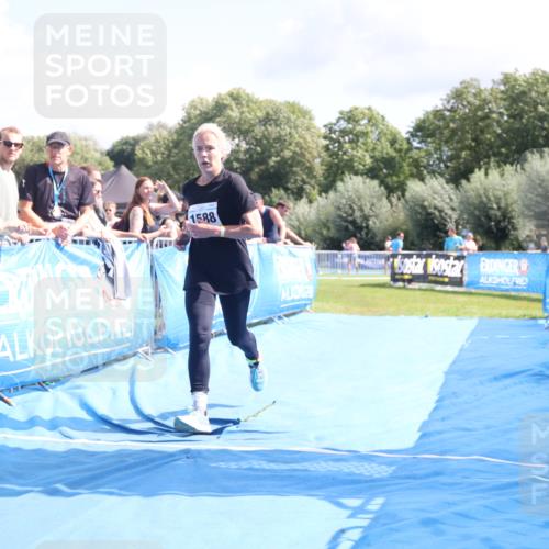 25.08.2024 - Elbe Triathlon Hamburg H.Heesch http://msf.ph/oto/6879644 25.08.2024 12:17:14 Ziel 1588 meine-sportfotos.de