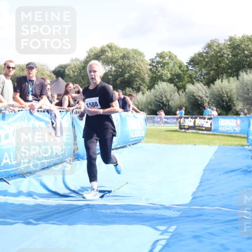 25.08.2024 - Elbe Triathlon Hamburg H.Heesch http://msf.ph/oto/6879646 25.08.2024 12:17:15 Ziel 1588 meine-sportfotos.de