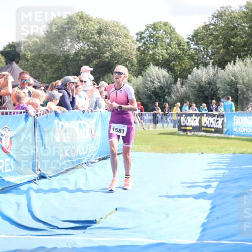 25.08.2024 - Elbe Triathlon Hamburg H.Heesch http://msf.ph/oto/6879651 25.08.2024 11:52:03 Ziel 750, 1577, 1581, 1849 meine-sportfotos.de