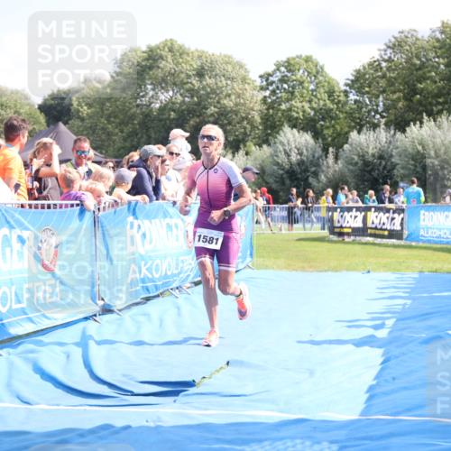 25.08.2024 - Elbe Triathlon Hamburg H.Heesch http://msf.ph/oto/6879659 25.08.2024 11:52:03 Ziel 750, 1577, 1581, 1849 meine-sportfotos.de