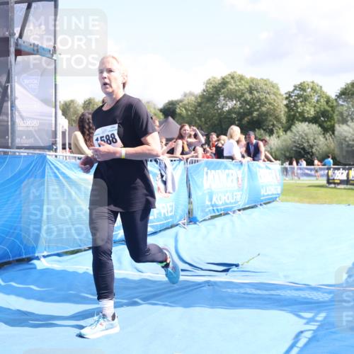 25.08.2024 - Elbe Triathlon Hamburg H.Heesch http://msf.ph/oto/6879662 25.08.2024 12:17:15 Ziel 1588 meine-sportfotos.de