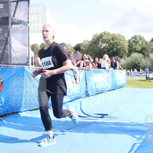 25.08.2024 - Elbe Triathlon Hamburg H.Heesch http://msf.ph/oto/6879664 25.08.2024 12:17:15 Ziel 1588 meine-sportfotos.de