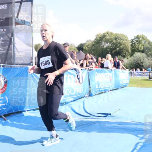 25.08.2024 - Elbe Triathlon Hamburg H.Heesch http://msf.ph/oto/6879665 25.08.2024 12:17:15 Ziel 1588 meine-sportfotos.de