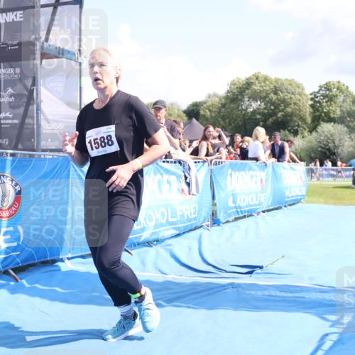 25.08.2024 - Elbe Triathlon Hamburg H.Heesch http://msf.ph/oto/6879667 25.08.2024 12:17:15 Ziel 1588 meine-sportfotos.de
