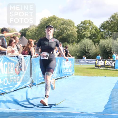 25.08.2024 - Elbe Triathlon Hamburg H.Heesch http://msf.ph/oto/6879669 25.08.2024 12:17:25 Ziel 1669 meine-sportfotos.de