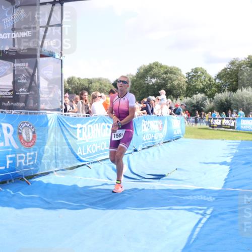 25.08.2024 - Elbe Triathlon Hamburg H.Heesch http://msf.ph/oto/6879703 25.08.2024 11:52:04 Ziel 750, 1577, 1581 meine-sportfotos.de