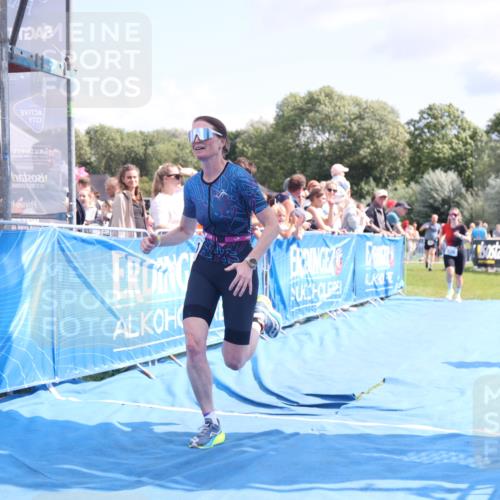 25.08.2024 - Elbe Triathlon Hamburg H.Heesch http://msf.ph/oto/6879726 25.08.2024 11:52:19 Ziel 520, 787, 1521 meine-sportfotos.de