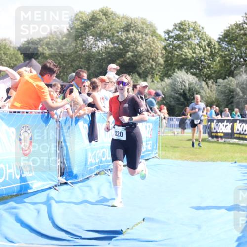25.08.2024 - Elbe Triathlon Hamburg H.Heesch http://msf.ph/oto/6879737 25.08.2024 11:52:21 Ziel 520, 787, 1521 meine-sportfotos.de