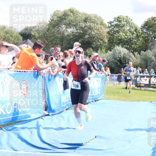 25.08.2024 - Elbe Triathlon Hamburg H.Heesch http://msf.ph/oto/6879741 25.08.2024 11:52:21 Ziel 520, 787, 1521 meine-sportfotos.de