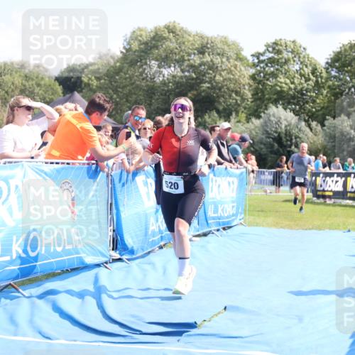 25.08.2024 - Elbe Triathlon Hamburg H.Heesch http://msf.ph/oto/6879745 25.08.2024 11:52:21 Ziel 520, 787, 1521 meine-sportfotos.de