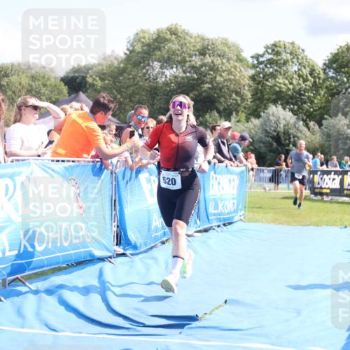 25.08.2024 - Elbe Triathlon Hamburg H.Heesch http://msf.ph/oto/6879747 25.08.2024 11:52:21 Ziel 520, 787, 1521 meine-sportfotos.de