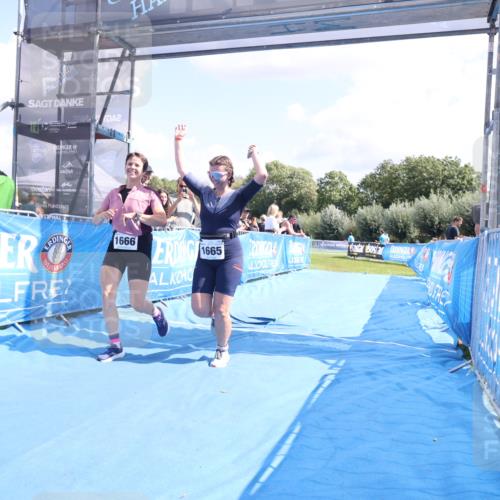25.08.2024 - Elbe Triathlon Hamburg H.Heesch http://msf.ph/oto/6879750 25.08.2024 12:17:57 Ziel 1665, 1666 meine-sportfotos.de