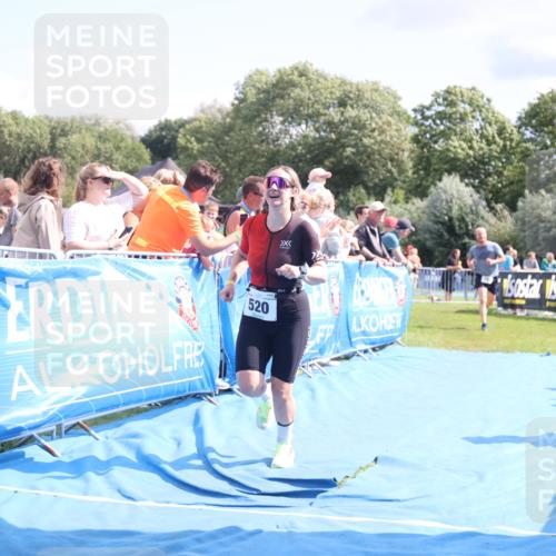 25.08.2024 - Elbe Triathlon Hamburg H.Heesch http://msf.ph/oto/6879755 25.08.2024 11:52:22 Ziel 520, 787, 1521 meine-sportfotos.de