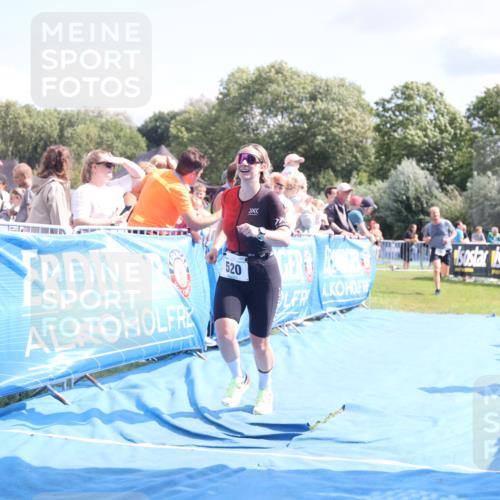25.08.2024 - Elbe Triathlon Hamburg H.Heesch http://msf.ph/oto/6879757 25.08.2024 11:52:22 Ziel 520, 787, 1521 meine-sportfotos.de