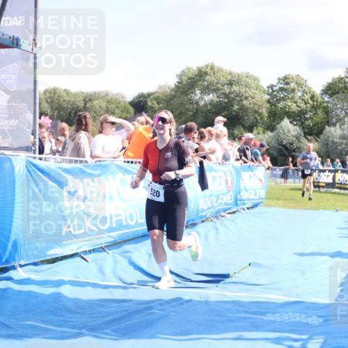 25.08.2024 - Elbe Triathlon Hamburg H.Heesch http://msf.ph/oto/6879768 25.08.2024 11:52:22 Ziel 520, 787, 1521 meine-sportfotos.de