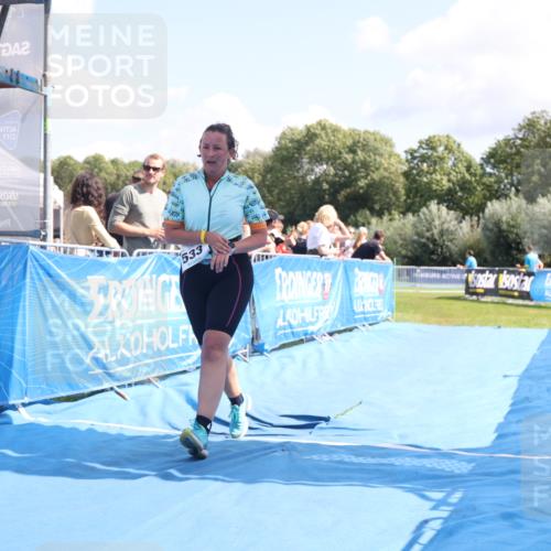 25.08.2024 - Elbe Triathlon Hamburg H.Heesch http://msf.ph/oto/6879769 25.08.2024 12:18:15 Ziel 533 meine-sportfotos.de