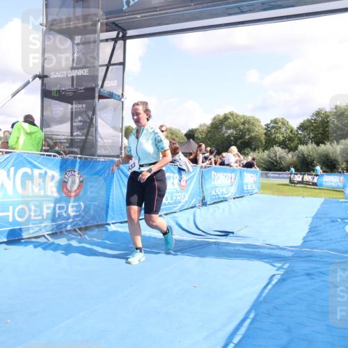 25.08.2024 - Elbe Triathlon Hamburg H.Heesch http://msf.ph/oto/6879787 25.08.2024 12:18:15 Ziel 533 meine-sportfotos.de