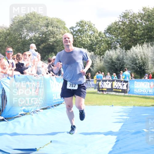 25.08.2024 - Elbe Triathlon Hamburg H.Heesch http://msf.ph/oto/6879796 25.08.2024 11:52:27 Ziel 520, 787 meine-sportfotos.de