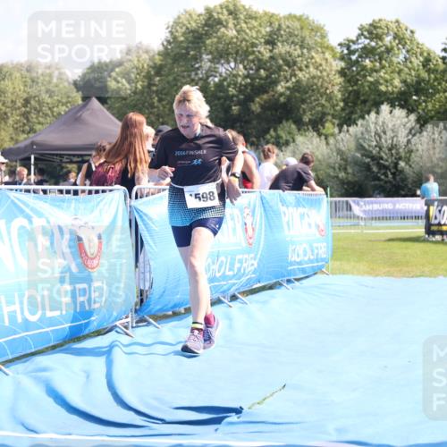 25.08.2024 - Elbe Triathlon Hamburg H.Heesch http://msf.ph/oto/6879800 25.08.2024 12:18:41 Ziel 1598 meine-sportfotos.de