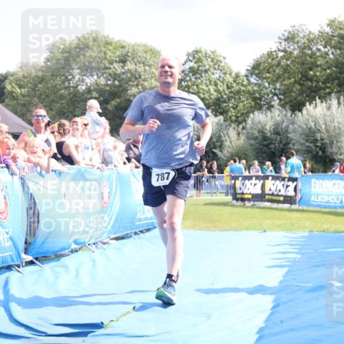 25.08.2024 - Elbe Triathlon Hamburg H.Heesch http://msf.ph/oto/6879801 25.08.2024 11:52:27 Ziel 520, 787 meine-sportfotos.de
