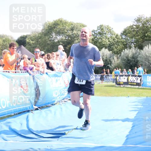 25.08.2024 - Elbe Triathlon Hamburg H.Heesch http://msf.ph/oto/6879809 25.08.2024 11:52:27 Ziel 520, 787 meine-sportfotos.de