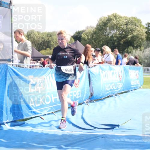 25.08.2024 - Elbe Triathlon Hamburg H.Heesch http://msf.ph/oto/6879820 25.08.2024 12:18:42 Ziel 1598 meine-sportfotos.de