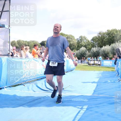 25.08.2024 - Elbe Triathlon Hamburg H.Heesch http://msf.ph/oto/6879838 25.08.2024 11:52:28 Ziel 520, 787 meine-sportfotos.de