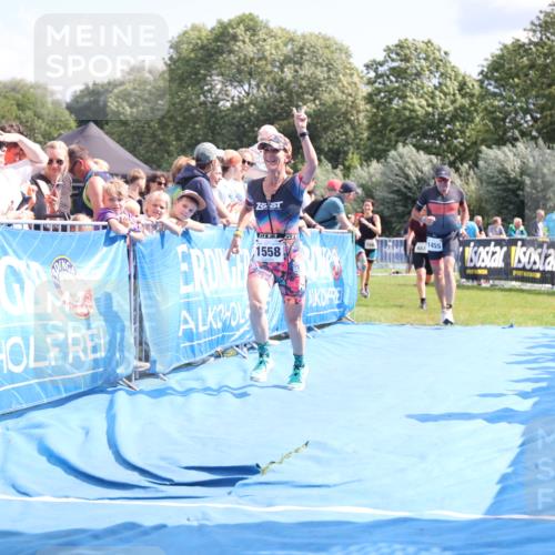 25.08.2024 - Elbe Triathlon Hamburg H.Heesch http://msf.ph/oto/6879853 25.08.2024 11:52:37 Ziel 483, 1455, 1558, 1562 meine-sportfotos.de